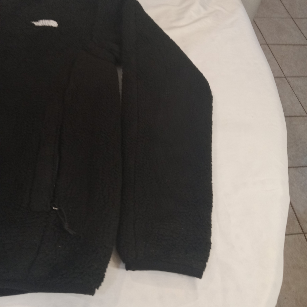 The North Face Women's Black Fleece Faux Fur Jacket Size XS - Picture 2 of 10